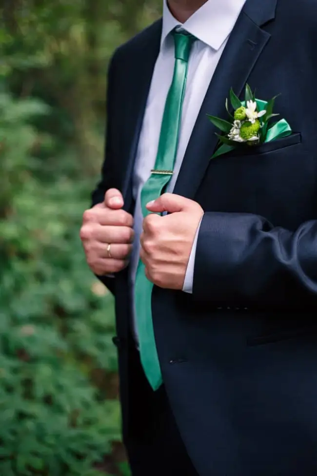 Green Tie a Good Choice for a Blue Suit