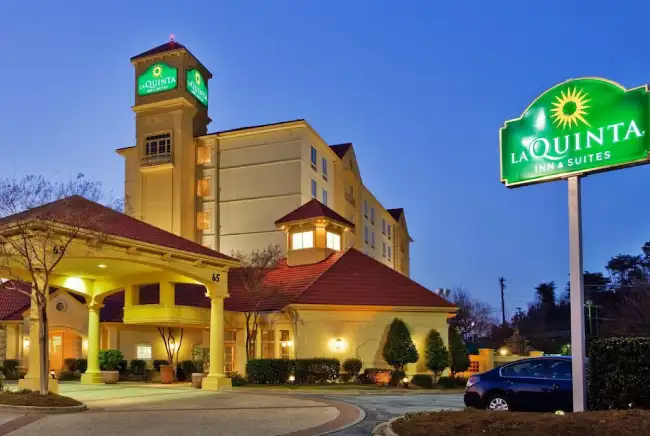 La Quinta Inn & Suites