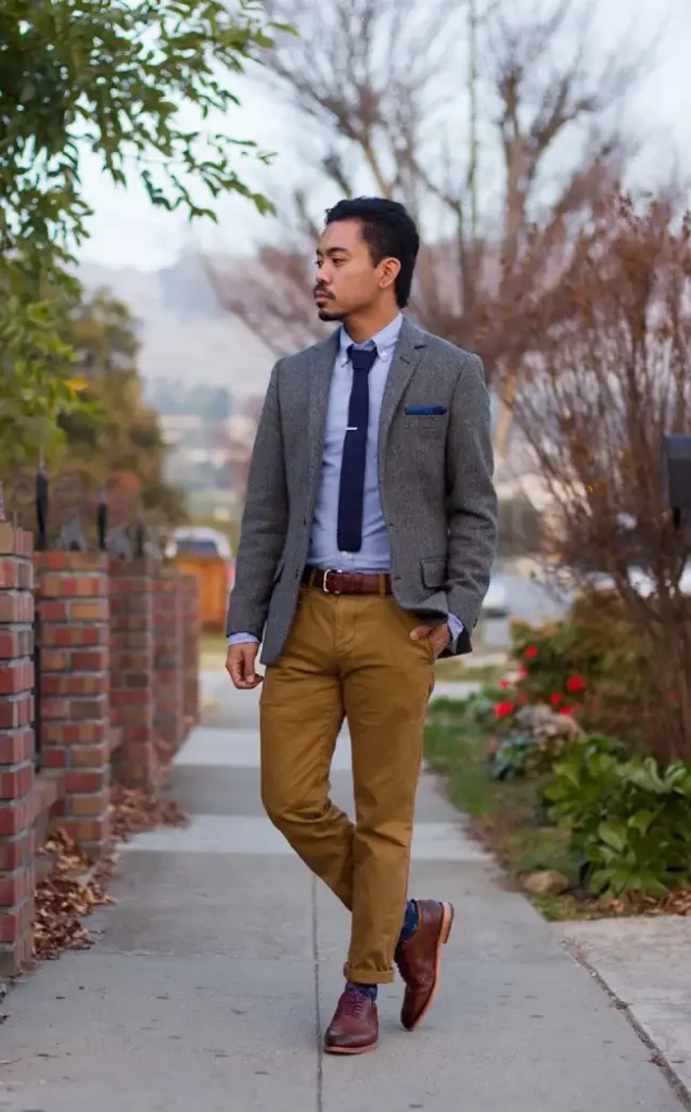 What are the best shoes to wear with brown pants?