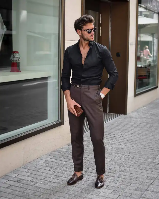 What are the best shoes to wear with brown pants?