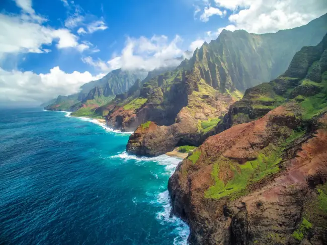 What are the must-see attractions in Kauai?