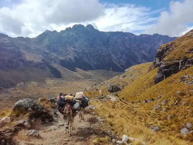 Which route is the most scenic for the Huaraz Santa Cruz Trek?