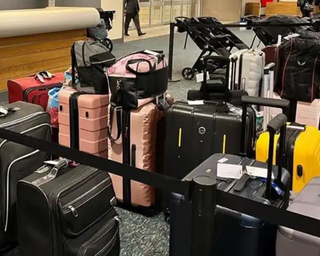 luggage lockers available at Orlando Airport